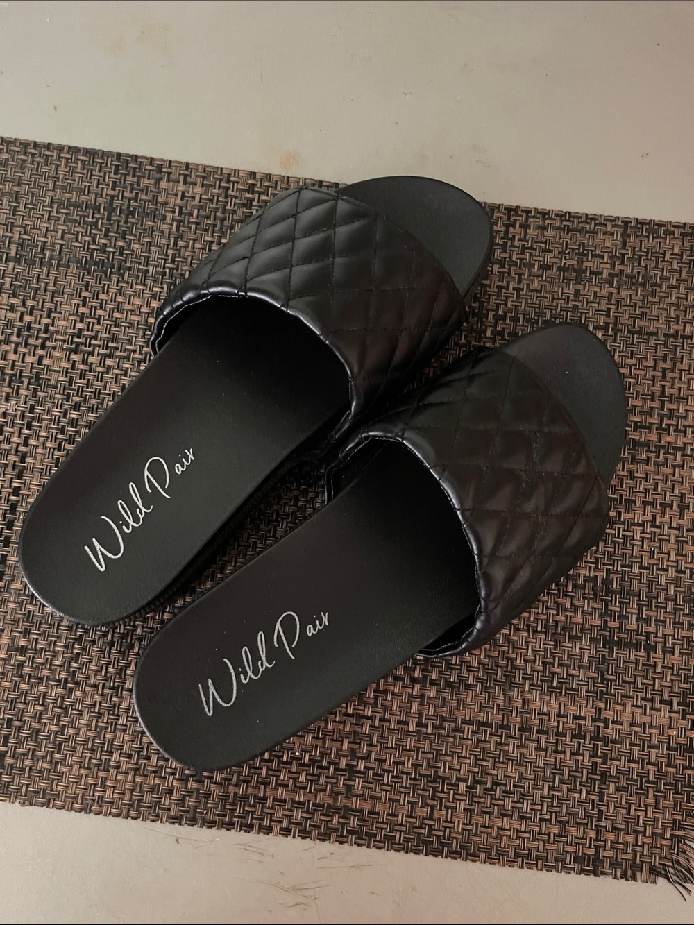 Wild Pair Elevated Womens Flatform Sandal Black